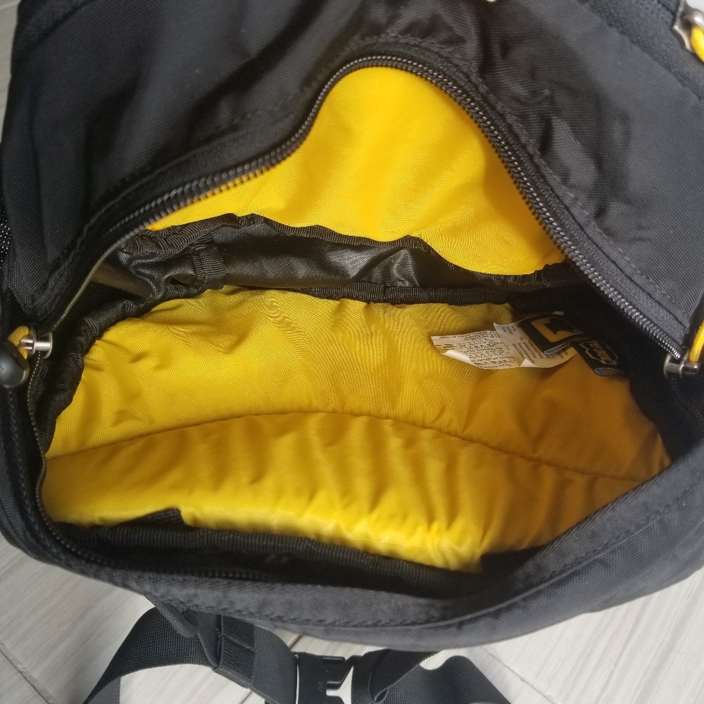 Hiking Bag By Mountainsmith Belted Purse For Safety - Picture 3 of 10